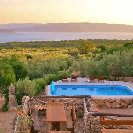 Bed & Breakfast Boutique Agroturizam Sv. Juraj 2*