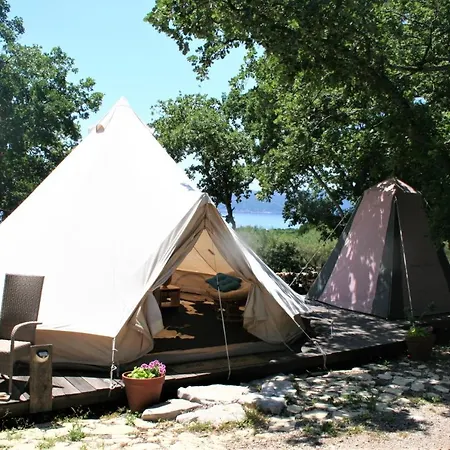 Bed & Breakfast Boutique Agroturizam Sv. Juraj Vrh (Krk)